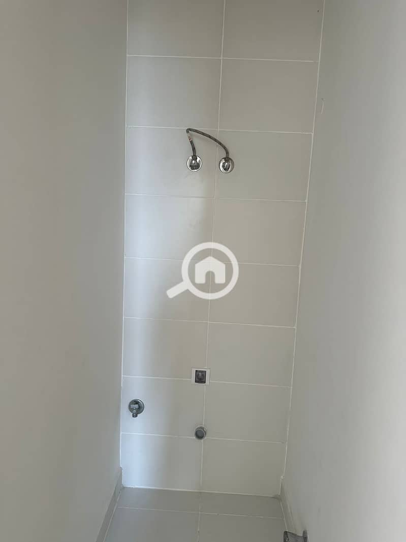 11 bc0d8ceb-a6ac-40a7-a06c-dbd8fda16aa7. jpg