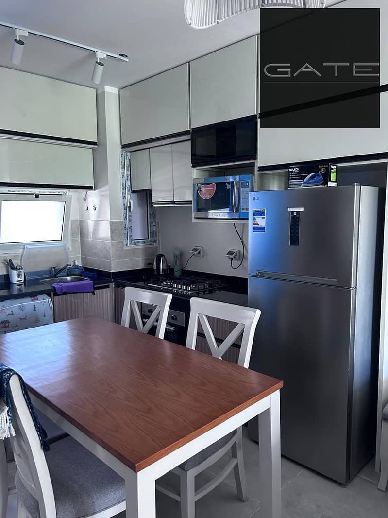 2 1d8cddb7-3bdf-4464-aa24-d08ffca627a2. jpeg