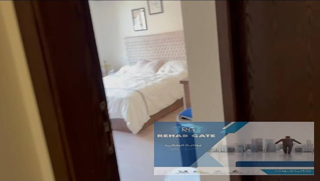 4 0fe2fc98-26d2-4bea-b865-a020e68f2b75. jpg