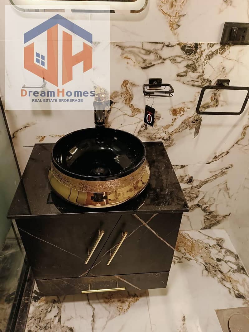 14 85966a57-d2db-444c-94ca-7f77ebd1ee63. jpg