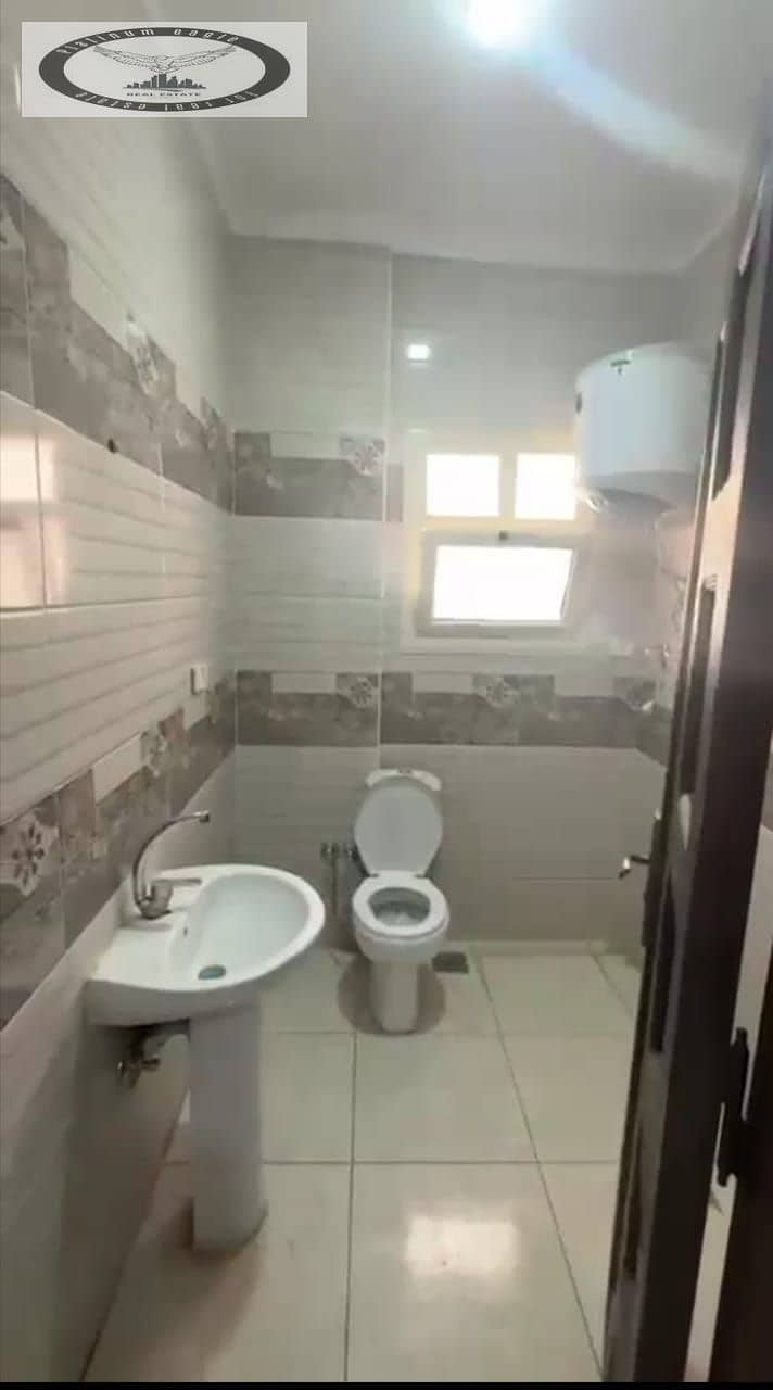 10 f6867a75-190d-4ed1-b3df-7534399fc9de. jpg