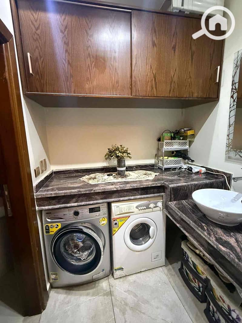 12 ad7c90ce-9a02-42d3-b33d-e73ebc2f7d59. jpg