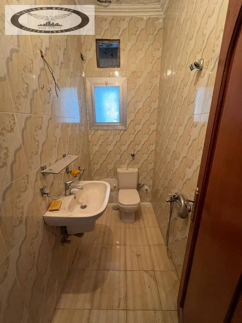 9 e9b2ff98-e049-453a-a5f4-c80a916c4c68. jpg