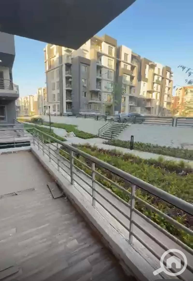 2 c8200424-acc8-4f63-84fb-158b41304e37. jpg