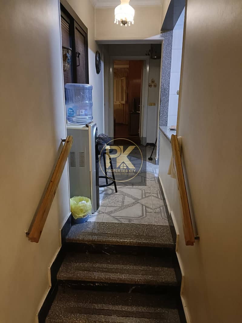 12 ebd8e9a9-e25e-4bd9-98c0-777a9a8141ef. jpg