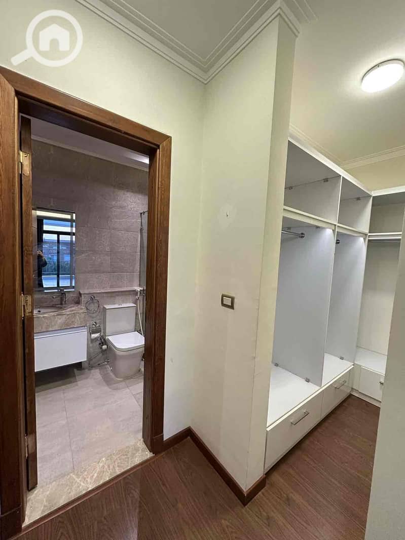 13 feaba638-4764-4977-bd69-aeb9420e6ee3. jpg