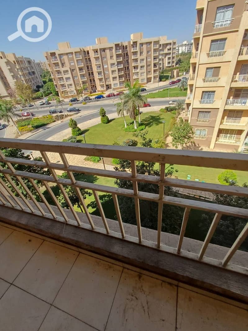 14 ca3c08c9-af57-41d2-a153-37016a34d990. jpg