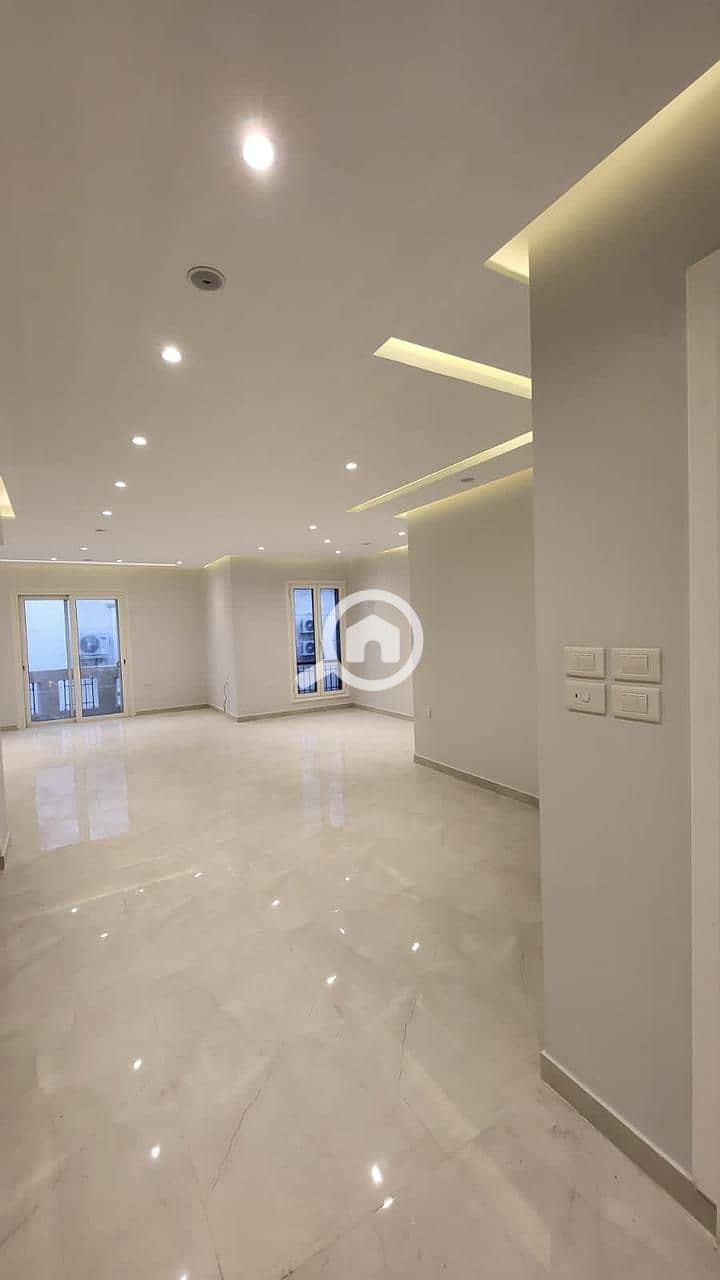 6 30153eb3-eed3-43b4-b6fa-969450f8b7f9. jpeg