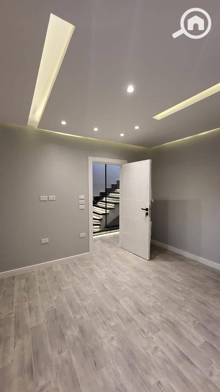 12 d818e779-906c-4914-a6c9-59dc84aba552. jpeg