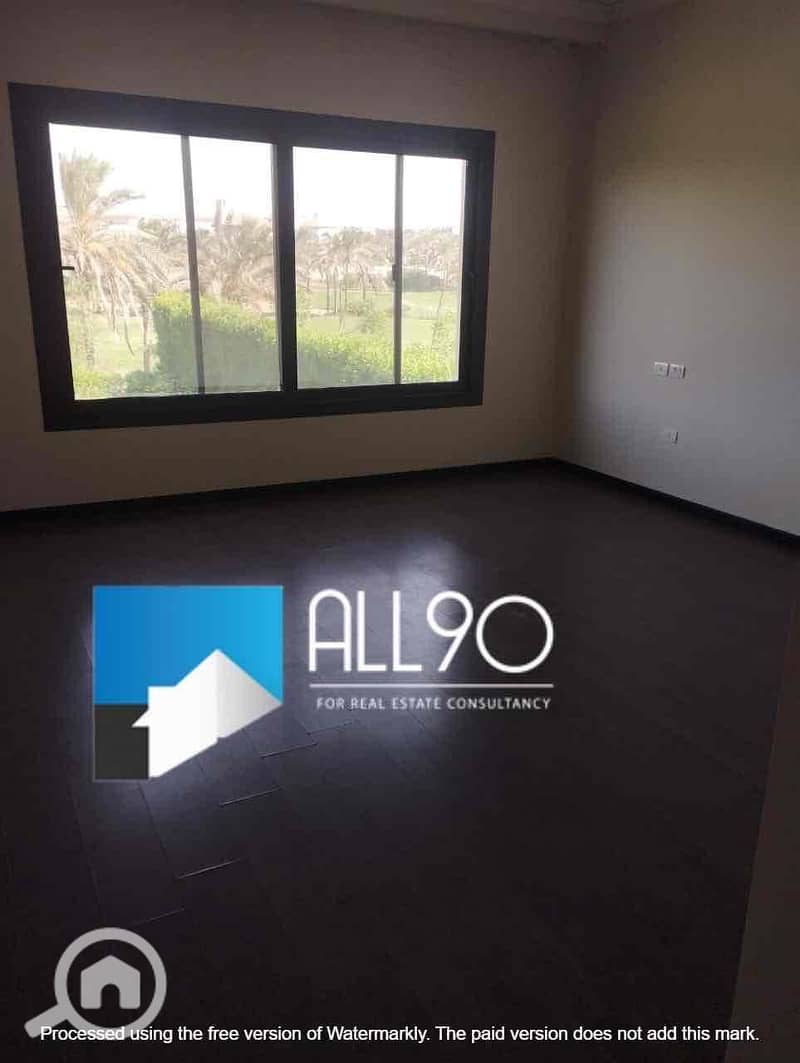 2 5e0ccfdb-2de1-4a3c-bb20-159b99ff9af6. jpg