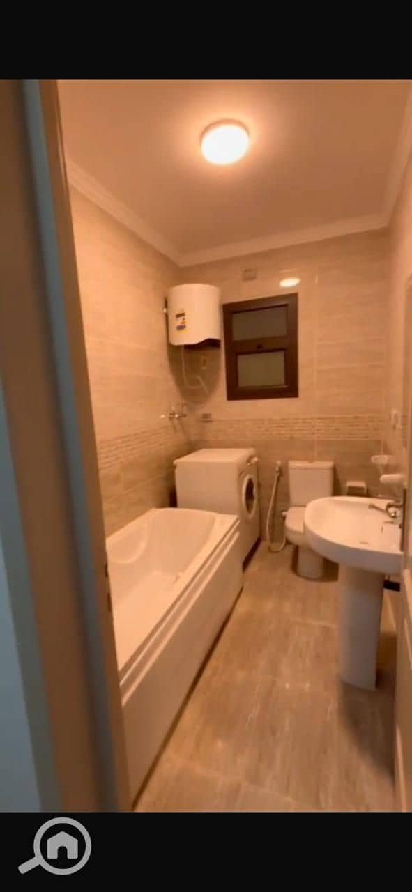 8 b311cd2d-0459-49ba-8ab4-d02070bd1330. jpg