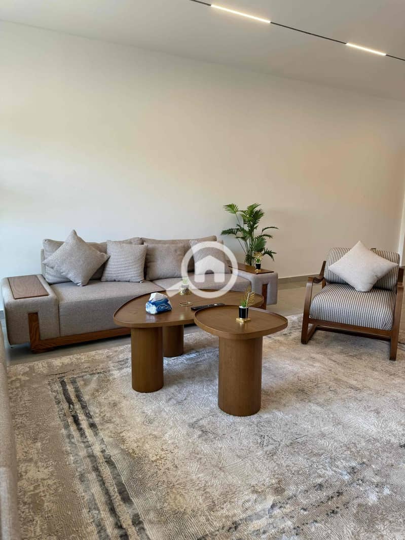 5 9738a603-01ad-469d-b1a9-e9312d93a3f2. jpg