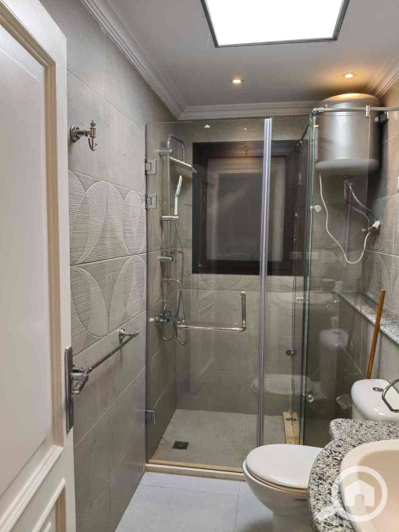 23 d6918d7a-e407-4143-8fe1-ed46cc6cdd7a. jpg