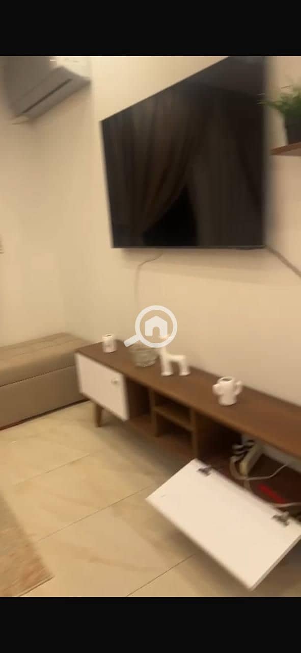 2 3630ecf5-7f66-4560-8a09-88b81e062f07. jpg