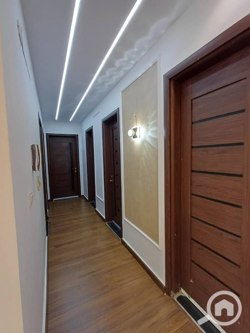 4 3c67677a-acae-44ae-b459-cac0f086ec49. jpg