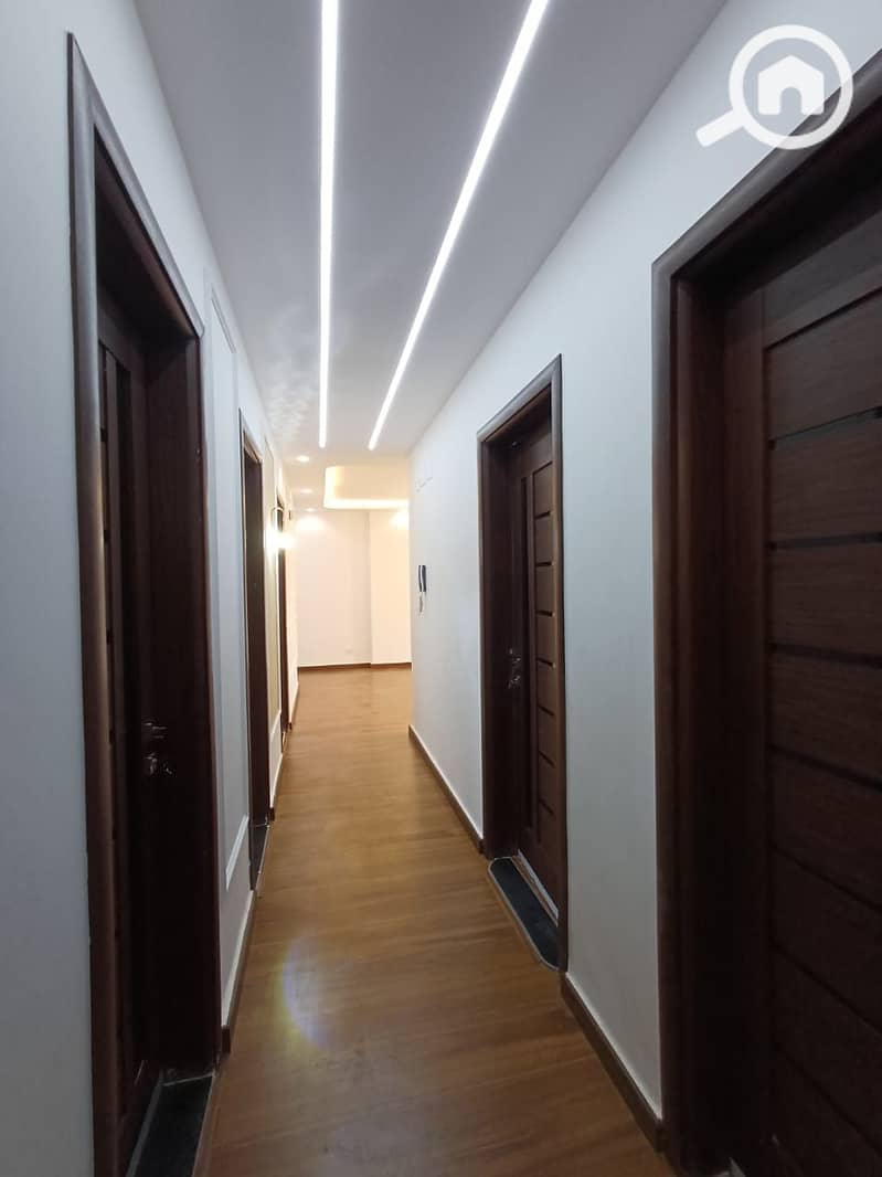 14 f5ca5eae-62ea-441f-b03f-ee5c126bb66a. jpg