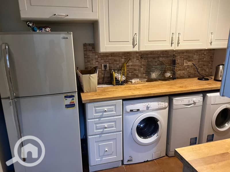 3 f6fe968d-579a-47b9-aefa-5c34c8e22c33. jpeg