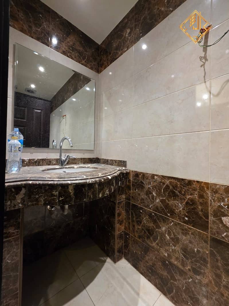 5 WhatsApp Image 2025-11-09 at 15.58. 05 (1). jpeg