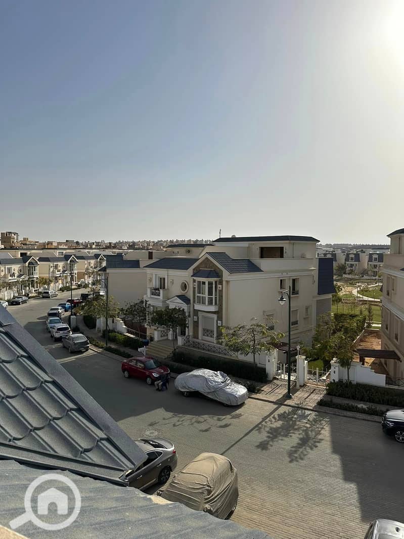 8 434198190_1868116423624697_1116681547593990190_n. jpg