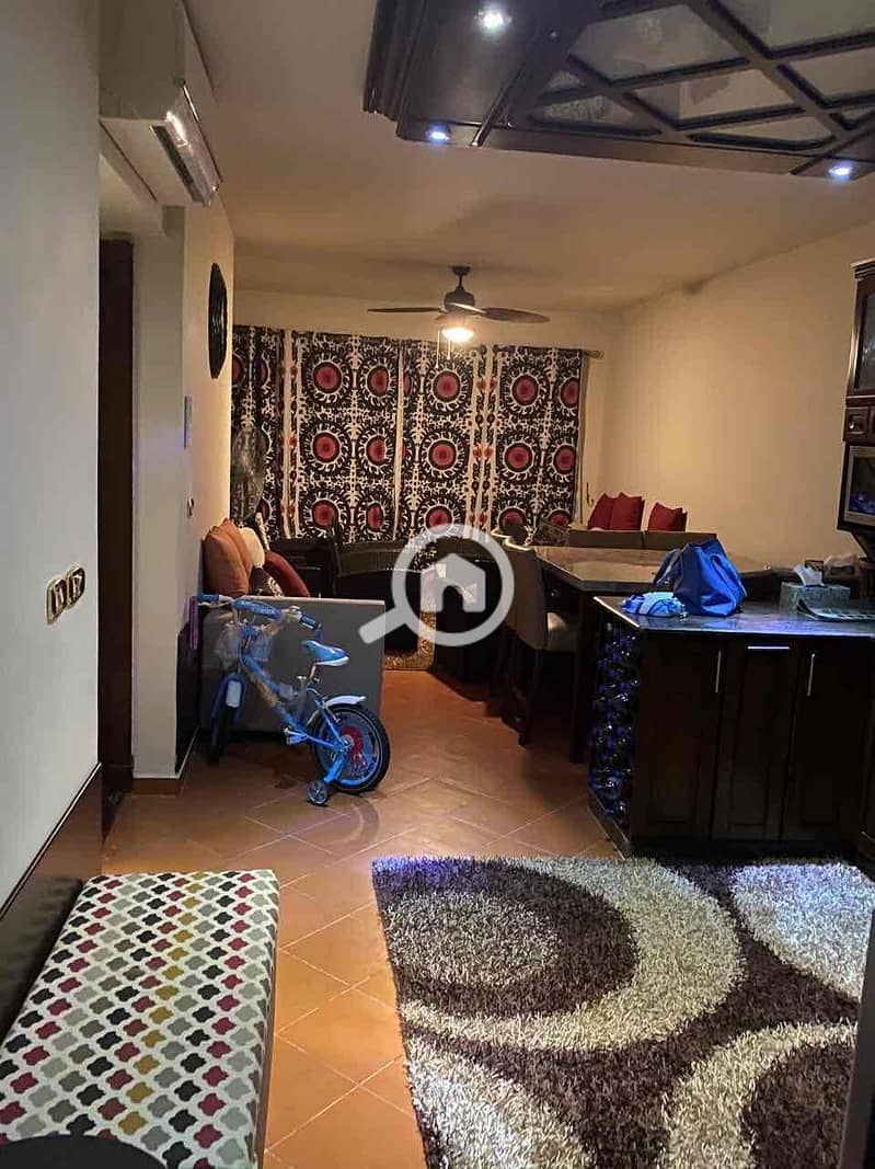 10 60fefc9d-3688-4d94-ad5e-840e21becd60. jpg