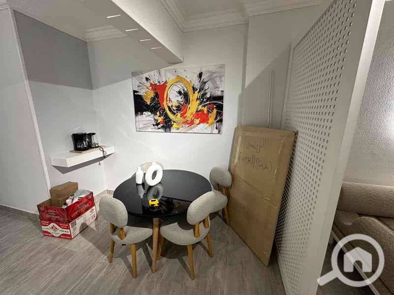 8 77dfca3a-a971-4ad4-94b7-5a044253db09. jpg