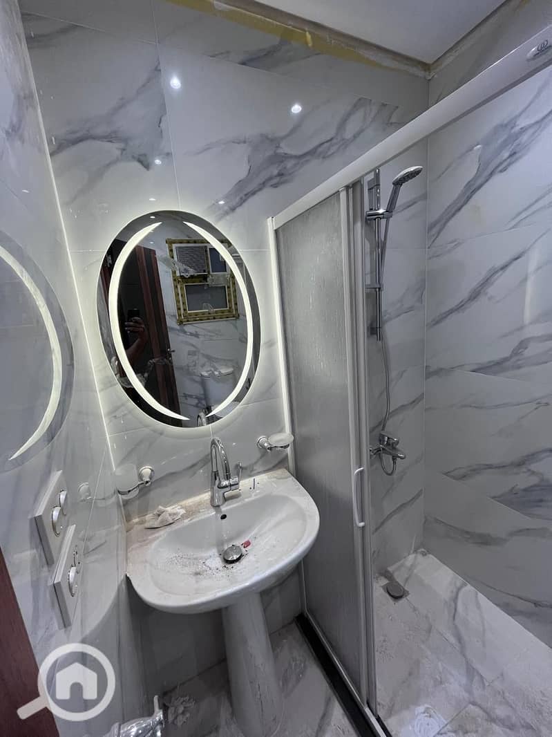 2 c006461e-0909-47c3-a813-7bfb6d833560. jpeg