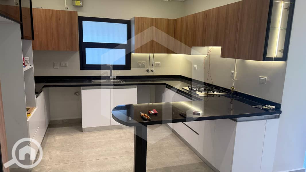 11 Courtyrad Sodic 11. jpg