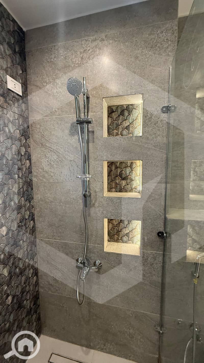 17 Courtyrad Sodic 17. jpg