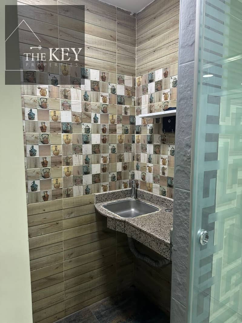 8 WhatsApp Image 2025-11-10 at 17.43. 54_122efe5a. jpg