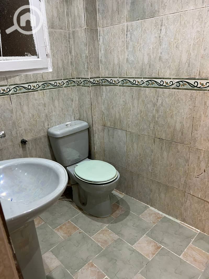 5 4b2ce530-4b83-43f6-a322-5b94b3d4fb94. jpeg