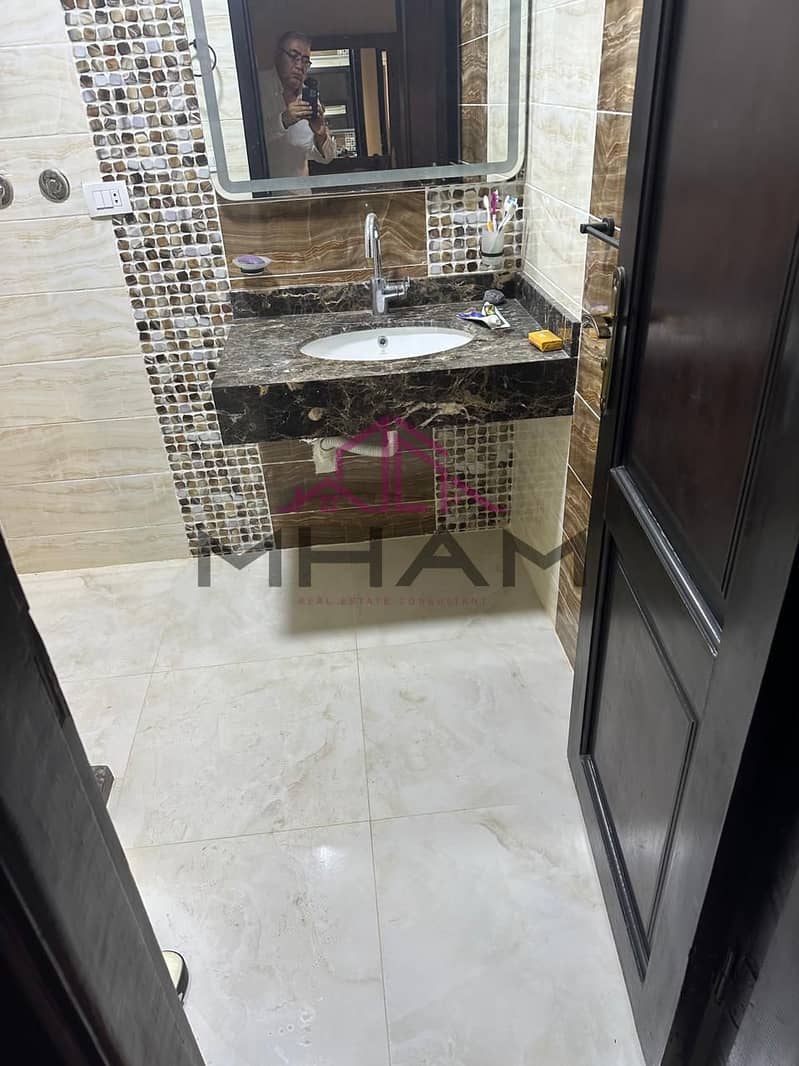 3 photo_5807698951849839644_y. jpg