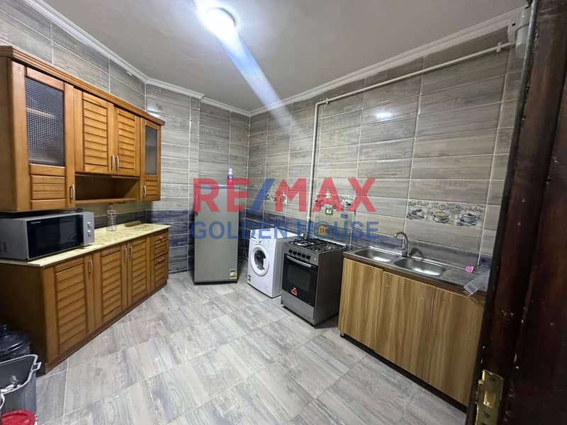 12 fe12d03f-15ca-41e2-883b-e3bb528c369d. jpg