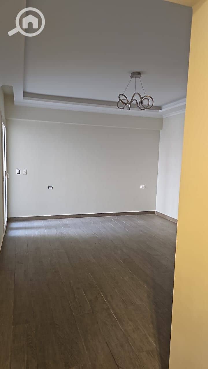 5 0ccc41df-fdd2-481f-a444-3c3768300935. jpeg