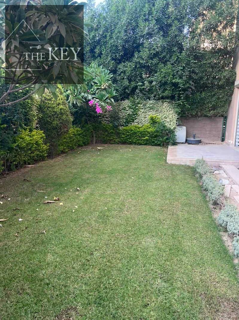 10 98f688d5-bb3b-4ebd-ad76-6c843cb72816. jpg