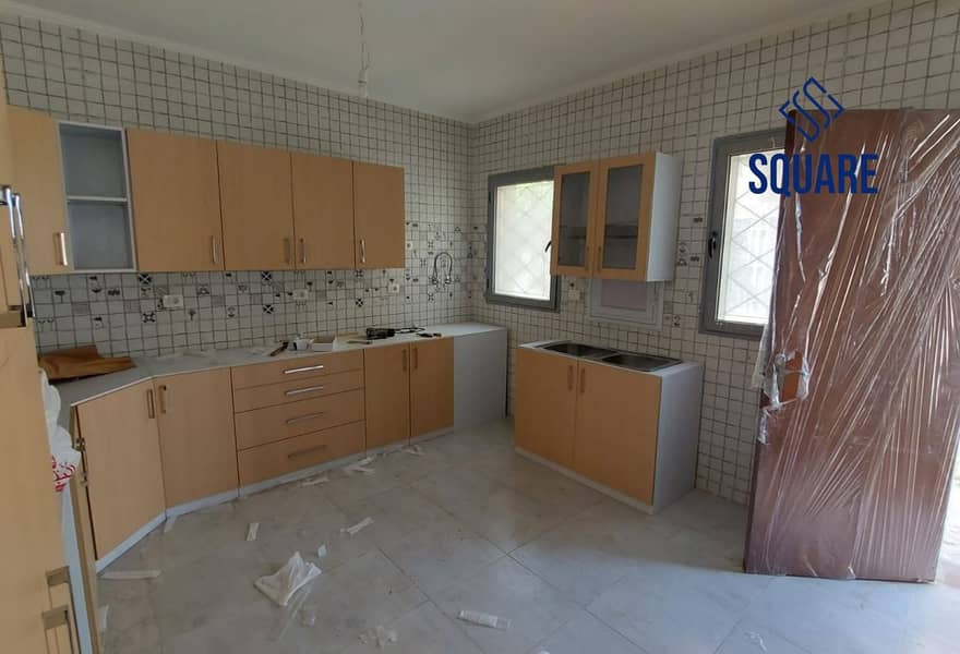 12 f7eb4701-a14c-456b-97f8-0184f50a3e5b. jpg