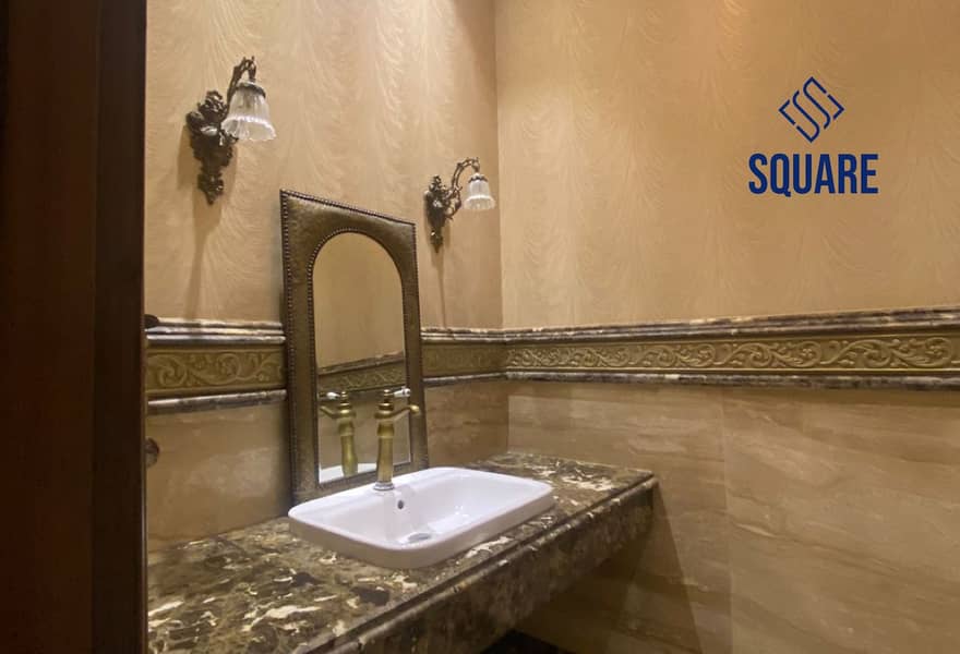 8 0f5e4348-d6a6-49d6-aeaf-3e5ccd16e587. jpg