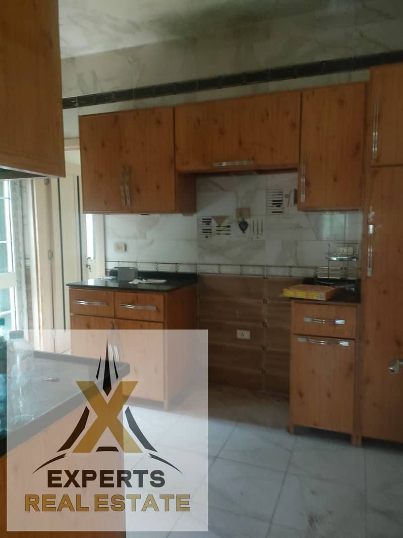 10 bc064e7f-2cf9-40af-b7da-bde7a6ef2be9. jpg