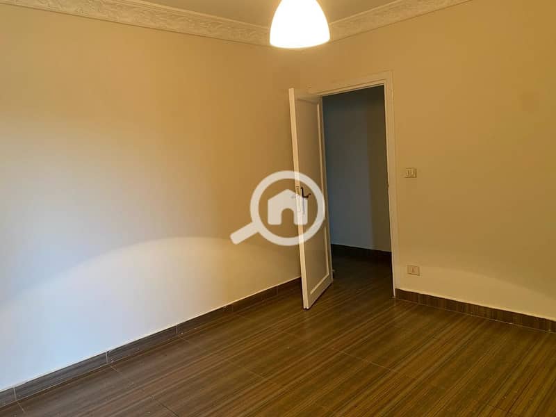 11 b27b8b34-b37b-47ed-a659-7f79f7c284f7. jpg