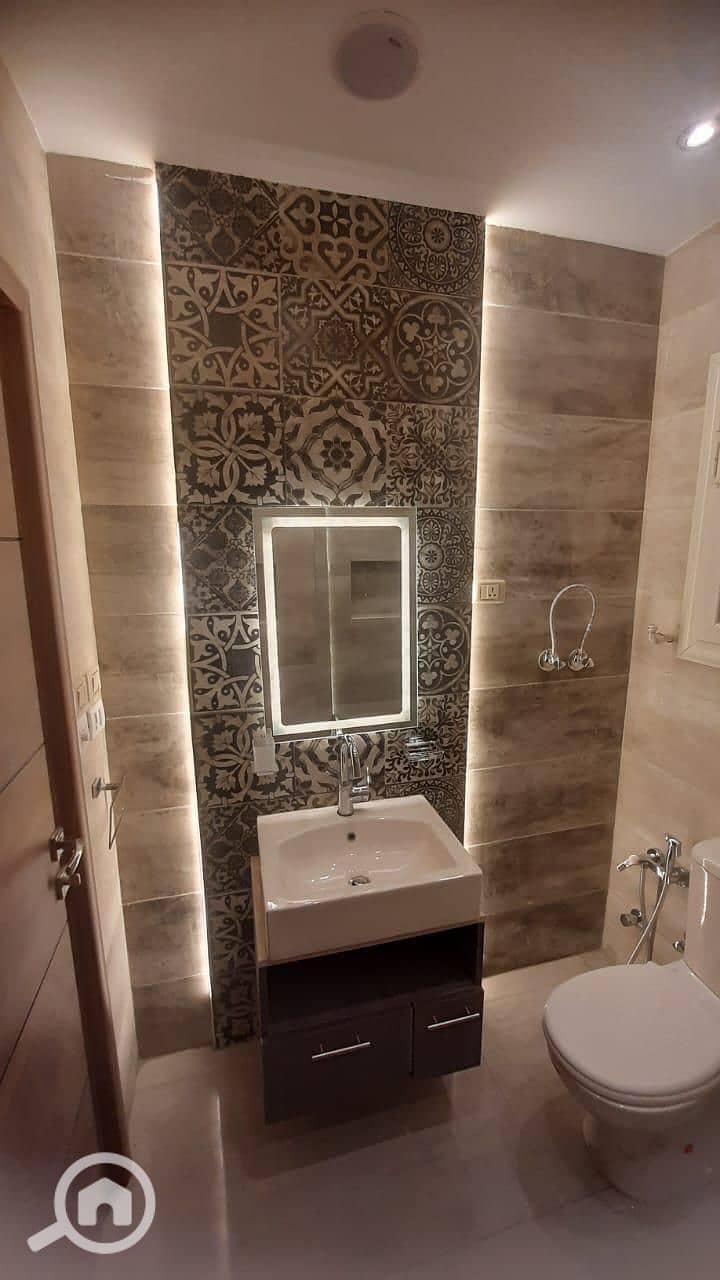 3 5c8fe655-6786-4e06-ac40-978e809def4c. jpeg