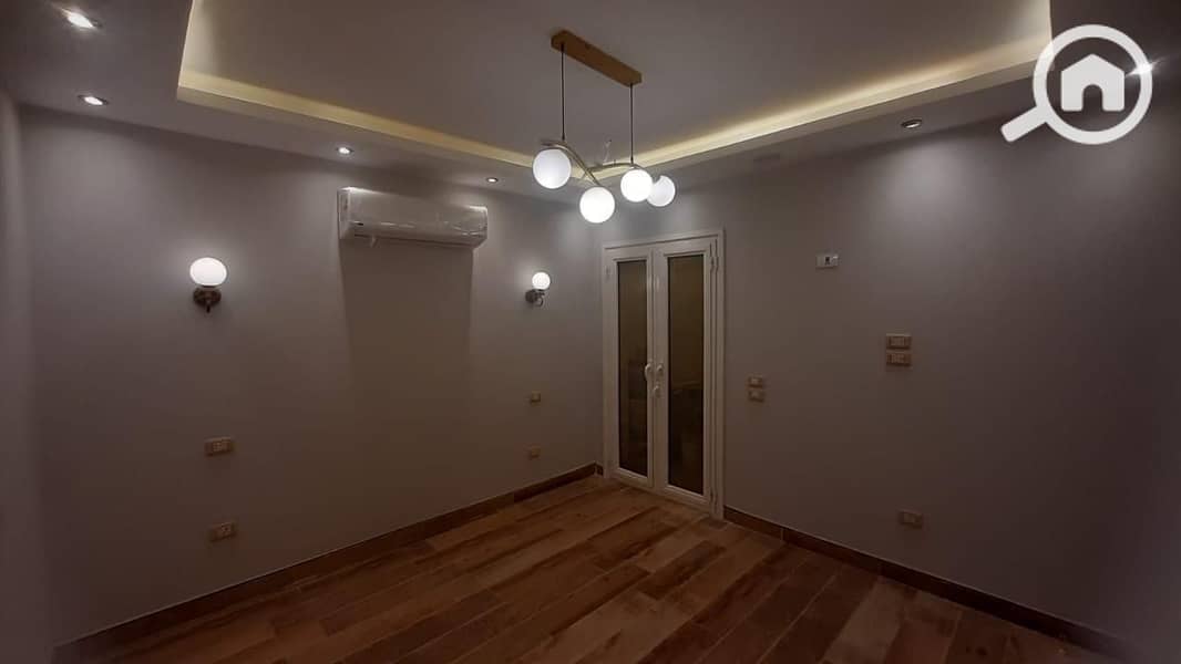 15 e6e9f167-08f4-46a4-aad6-3d79d4c0bae0. jpeg