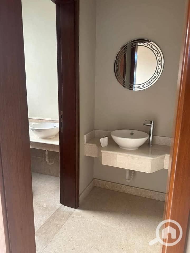 2 WhatsApp Image 2025-04-28 at 17.36. 31_c685fea6. jpg