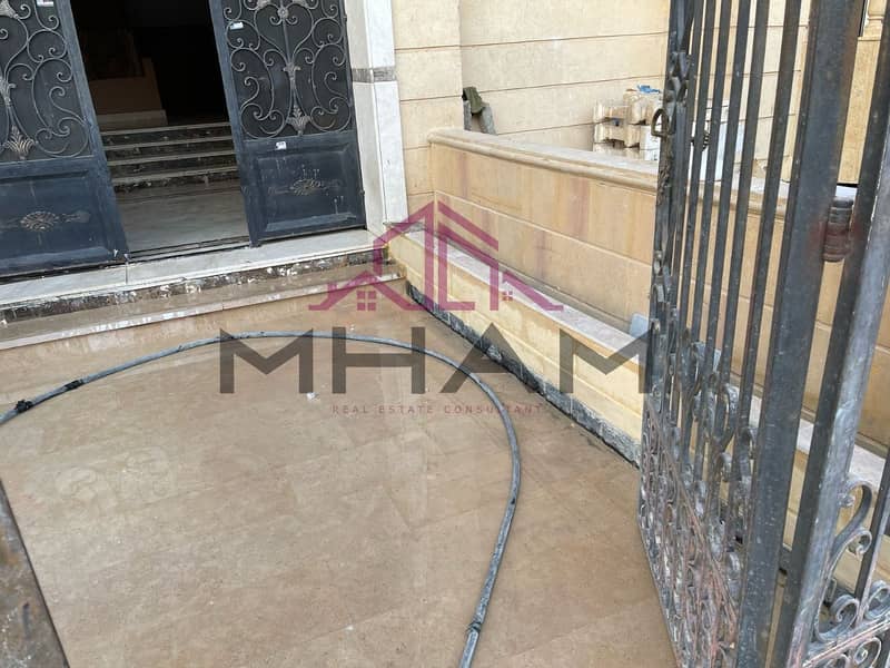 2 photo_5807491608008657852_y. jpg