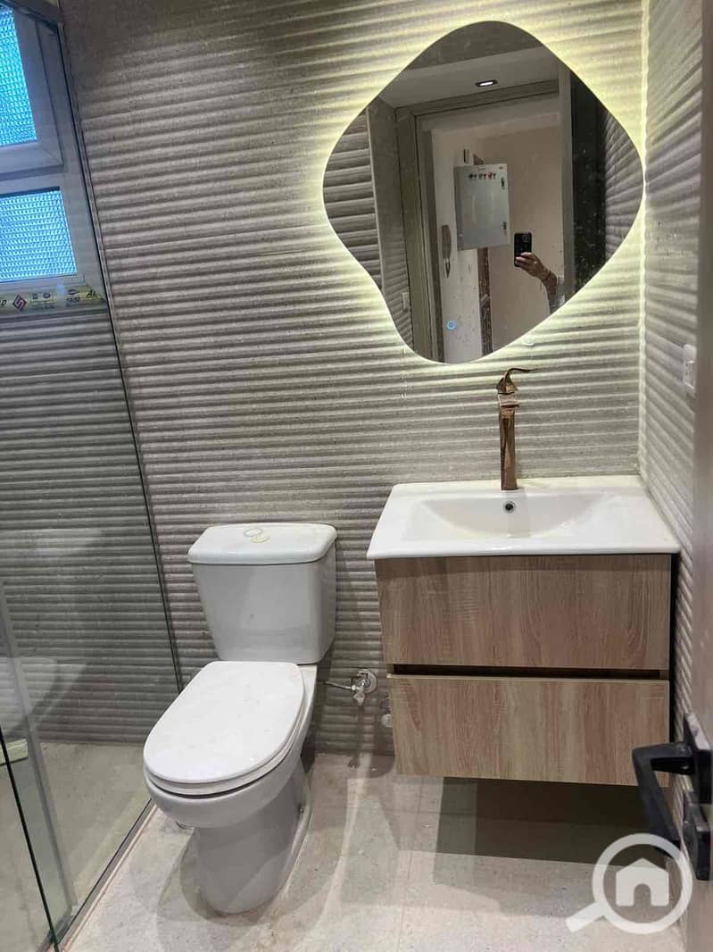 2 89995b3b-7b1a-492b-98c6-68f7db795932. jpg