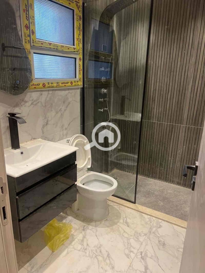 3 e569a5e3-08f6-43a6-a7c2-5fe1d8434e3c. jpg