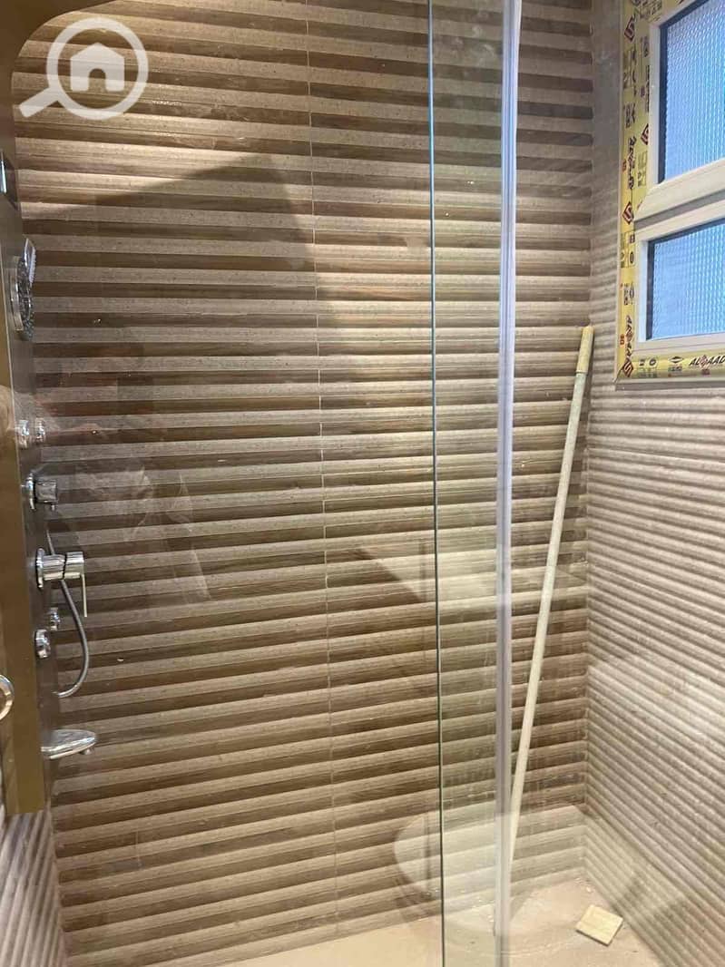 10 97c1b403-b924-4f2c-8c8a-04e109fb9adb. jpg