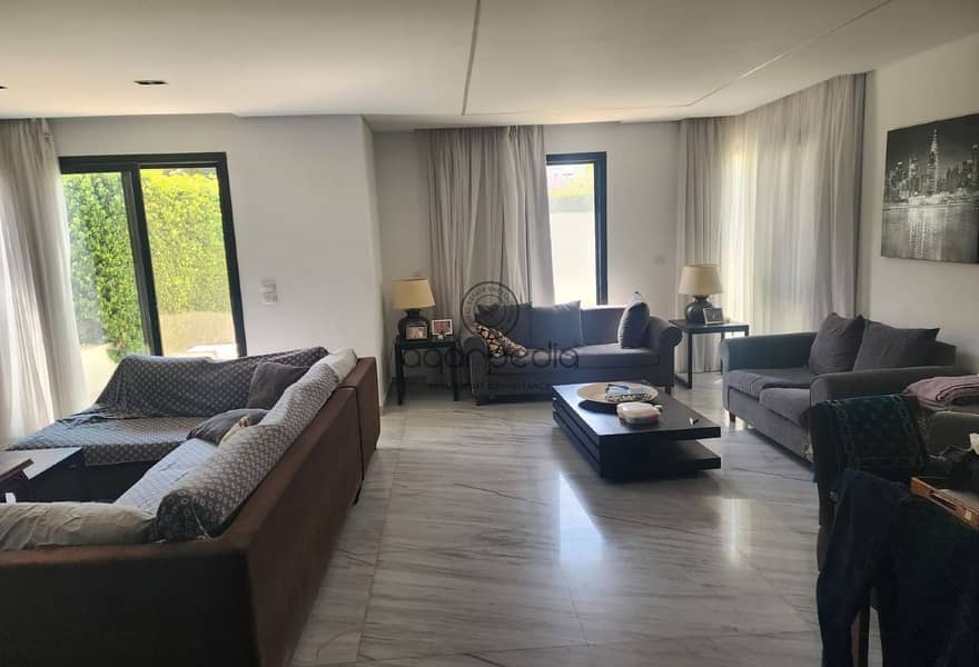 12 b9bcdf7e-e94c-4a99-8eaa-5a642ada0cf5. jpg