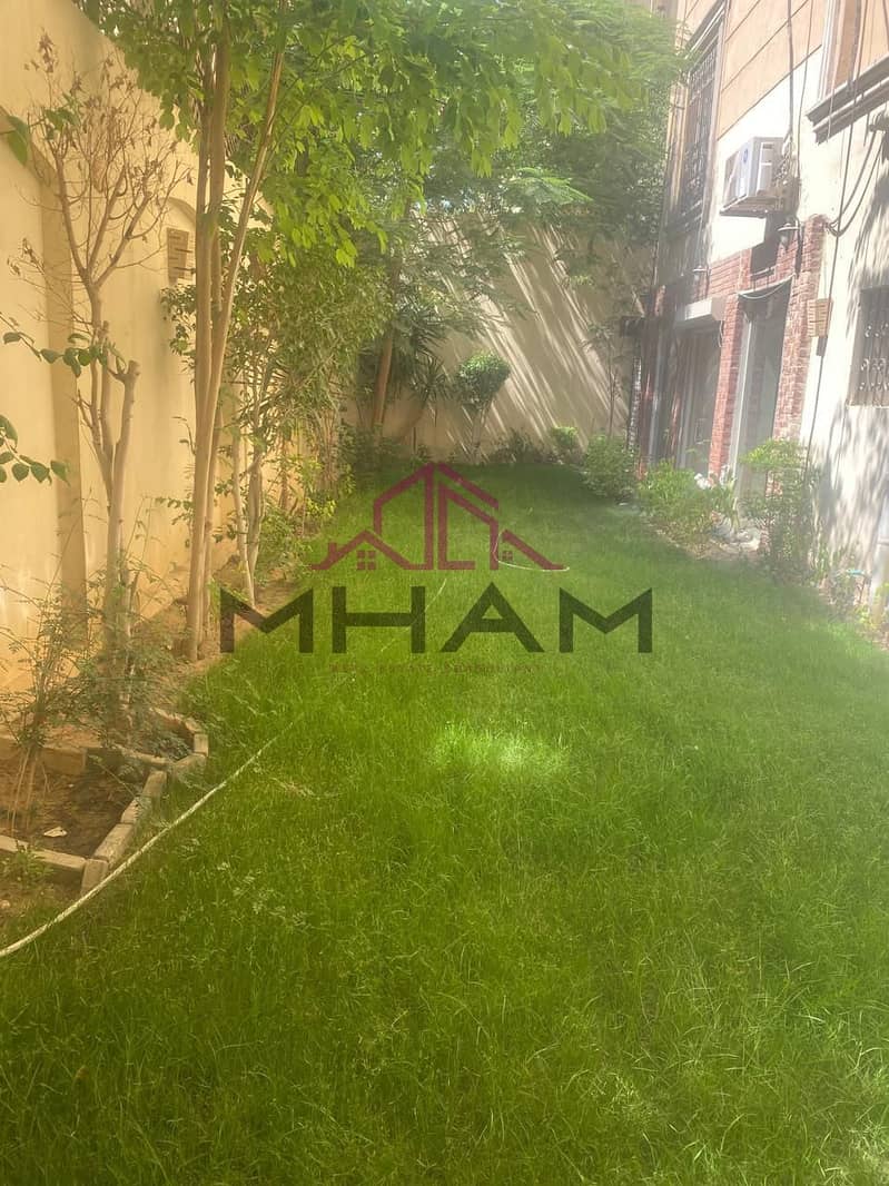 2 photo_5807698951849839735_y. jpg