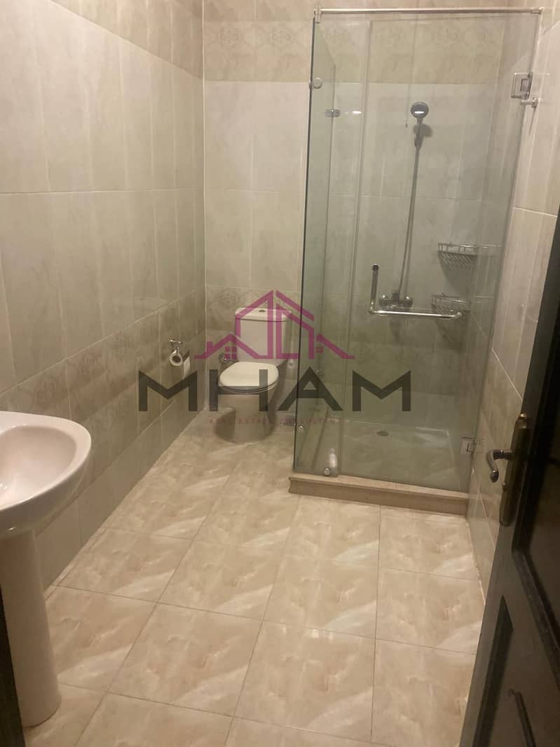 12 photo_5807698951849839746_y. jpg