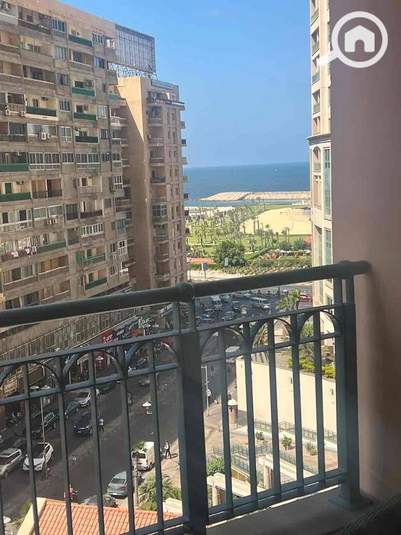 8 b2f5544d-bc12-4a5c-a71d-328276ddd2e1. jpg