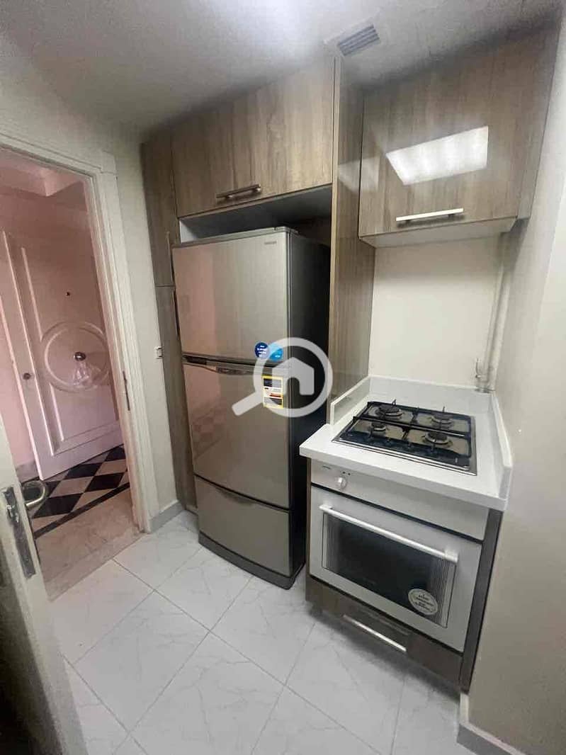 10 5b6d584f-2d1d-4470-b395-021b9bfe90ea. jpg